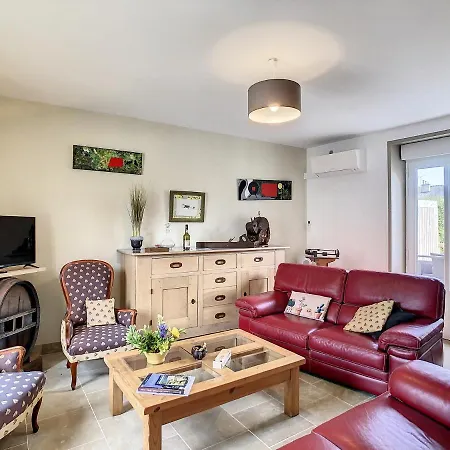 Le Qui Veille Holiday home
