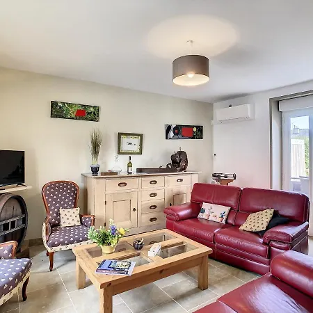 Le Qui Veille Holiday home