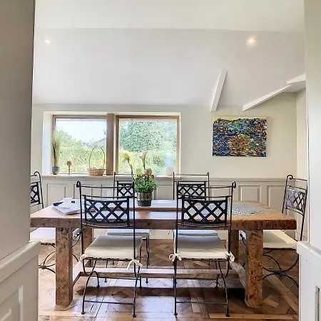 Le Qui Veille Holiday home