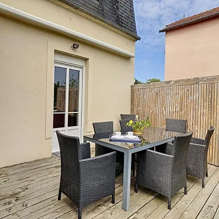 Le Qui Veille * Μπαγιέ