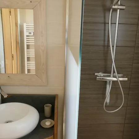 Le Qui Veille Holiday home