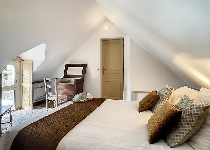 Le Qui Veille Bayeux