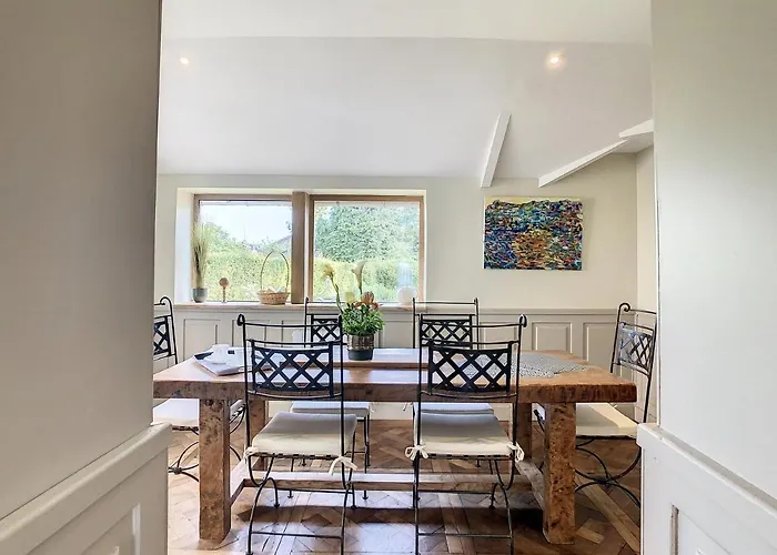 Le Qui Veille Holiday home